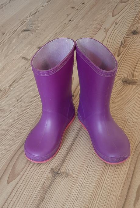 Talking angela gumáky, 25