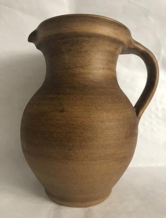Znackovy keramicky dzban bez poskodeni 19 cm vyska, 