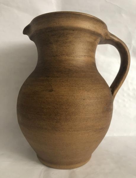 Znackovy keramicky dzban bez poskodeni 19 cm vyska, 