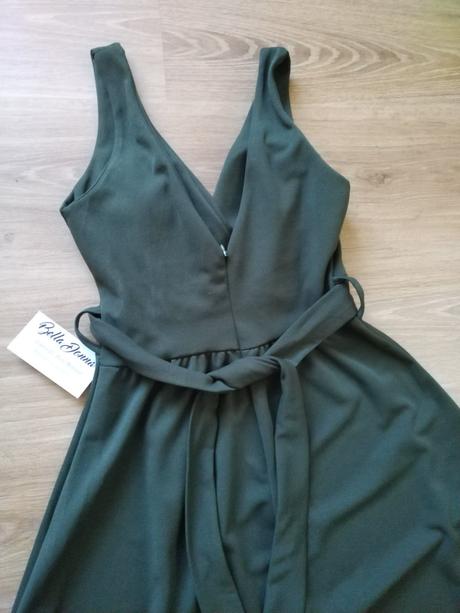 2x rovnaké elastické šaty, veľ. s, m, l, m