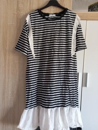 Šaty s volanikom, 44