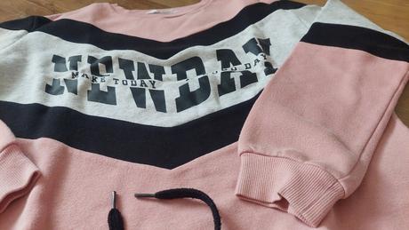 Mikina ruzova s napisom., h&m,158