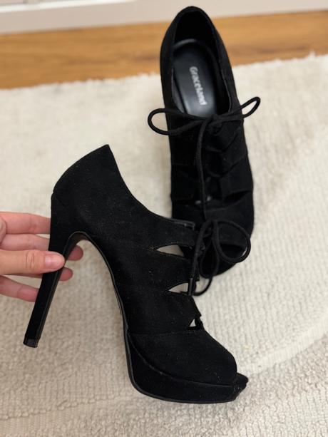 Topanky na opatku, graceland,35