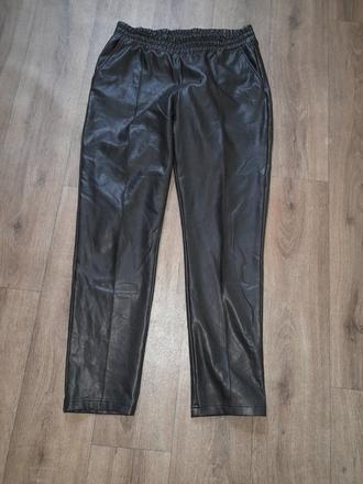 Koženkove nohavice, l