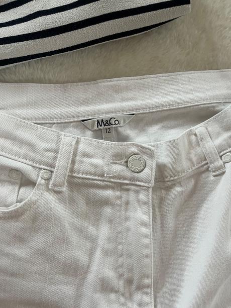 Biele rozšírené džínsy, m&co,l