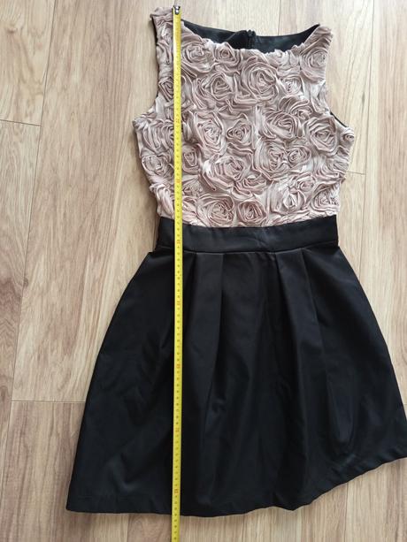 Šaty s aplikáciou, xs