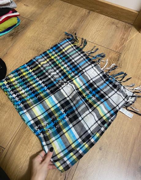 Šál, chapter young