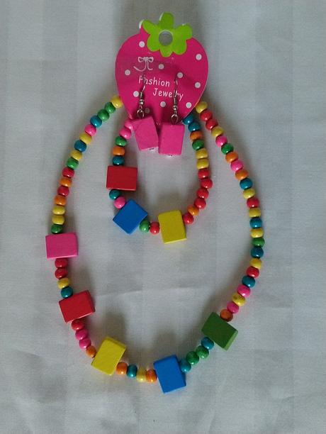 Dievčenský náhrdelník, náramok, náušnice, jewerly,