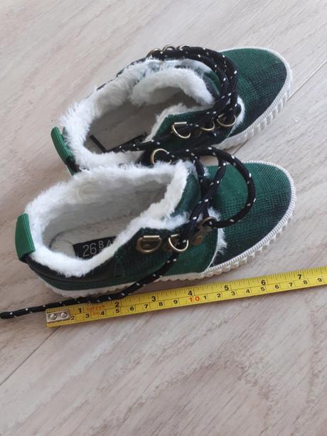 Teplucke tenisky, reserved,26