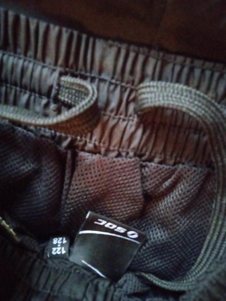 Športové nohavice, 122