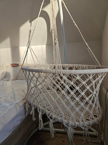 Macrame háčkovaná postieľka /kolíska na zavesenie, 