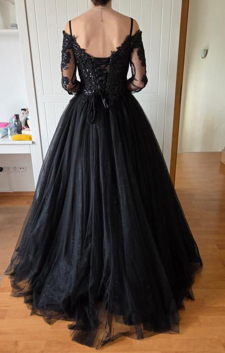 Slávnostné šaty na ples alebo stužkovú, s