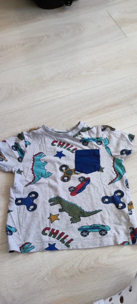 4 tričká + kraťasy grátis, c&a,104