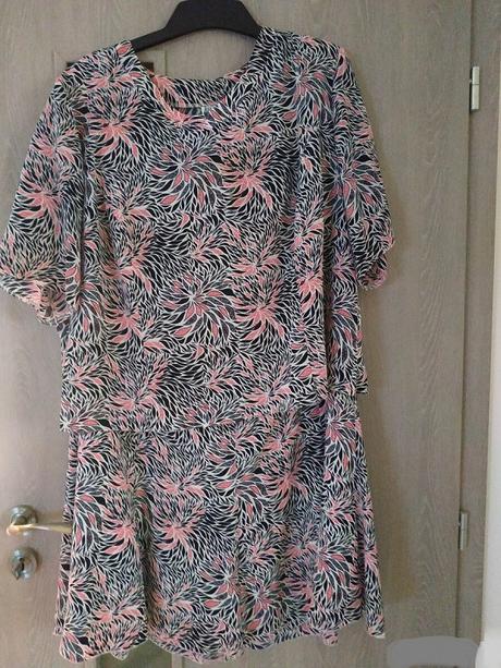 Elegantný kostým, 52