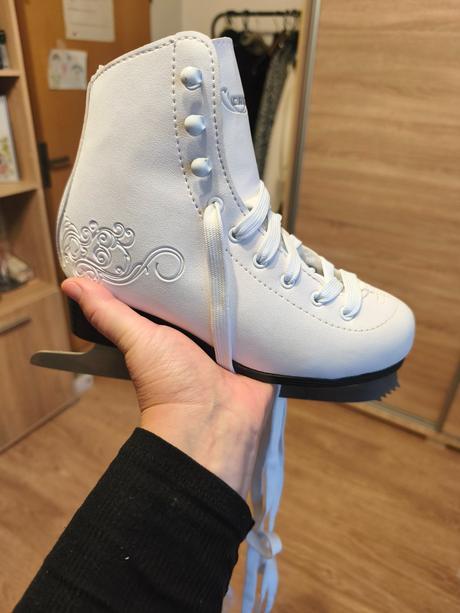 Korčule na krasokorčuľovanie, crowned,35