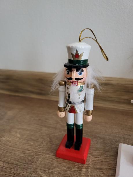 Vianočný luskáčikovia na stromček, 