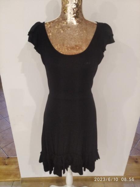 Cierne saty s volánikmi, m