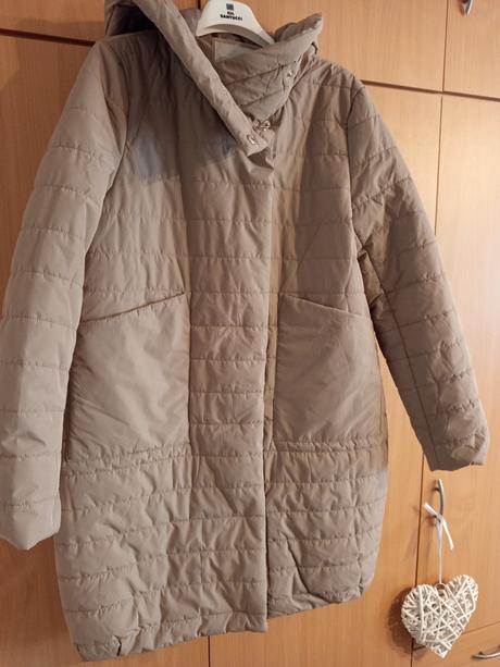 Béžová bunda, 40