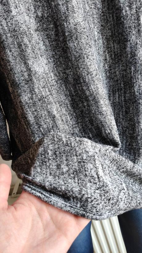 Predĺžené šedé tričko,