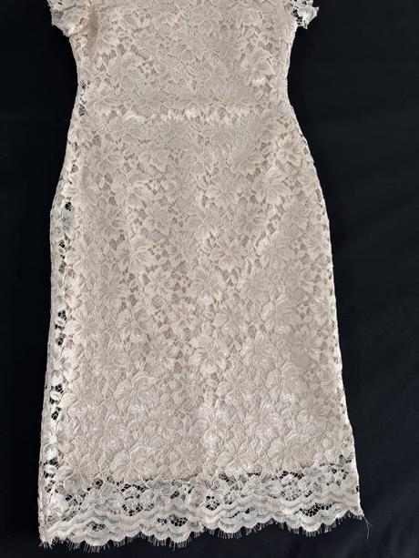 Čipkované šaty, s