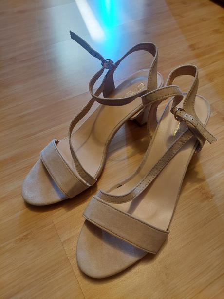 Sanďálky bežové vel. 39, 39