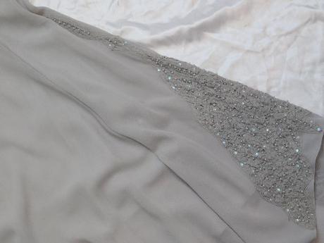 Velmi pekne kvalitne saty, 40