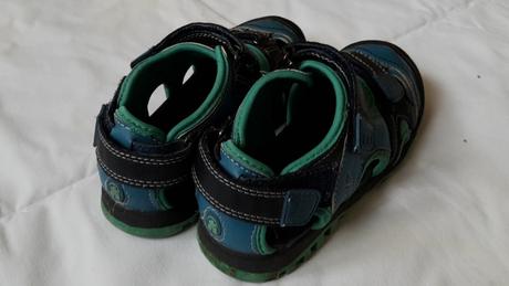Kvalitné sandálky, 29