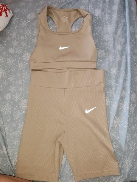 Sportova suprava, nike,s