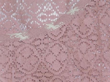 Kvalitne velmi pekne šaty, 40