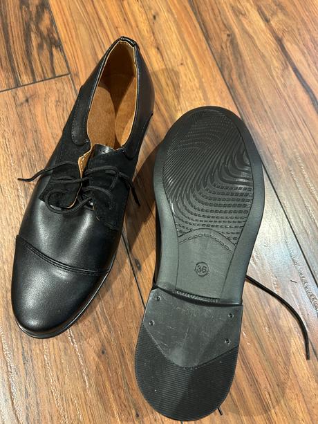 Sviatočné topánky, 36