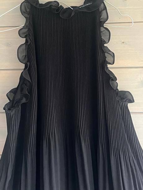 Luxusný čierny plisovaný top, zara,s
