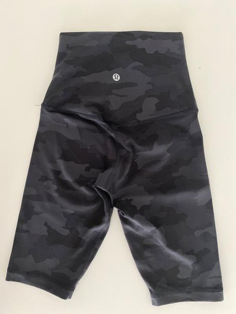 Leginove sortky lululemon, 24