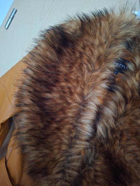 Zateplená koženka s kožušiny veľ.m, m