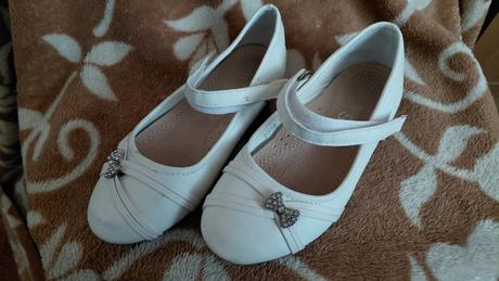 3x topánočky pre slečnu, 28