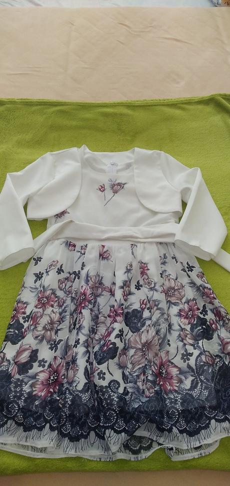 Romantické šaty, 128