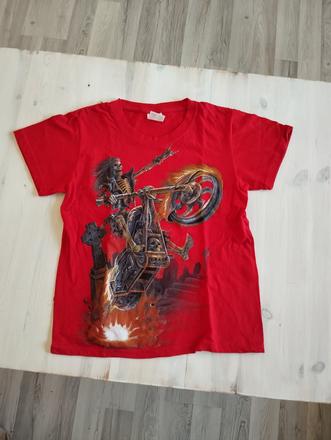 Nenosené tričko, 152