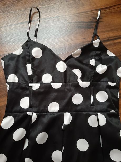 Pekné bodkované xs/s, s