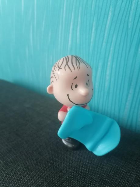 Postavička chlapec peanuts zo snoopy, 