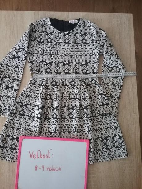 Úpletové šaty, 152