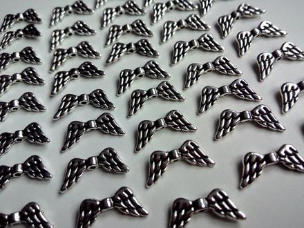 Anjelské krídla strieborné medzerník, 