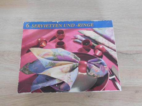 Servítky látkové s drevenou obručou, nové., 