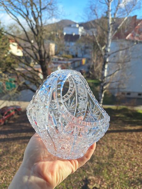 Kristalove sklenene kosiky, 