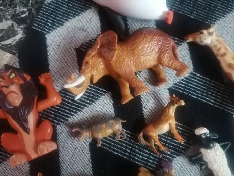 Zvieratká plastove žirafa,slon,hroch,kon,somárik..,