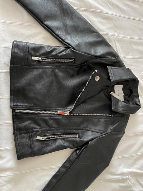 Kozenkova bunda, reserved,122