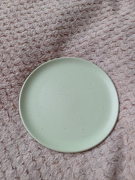 Dezertný tanier zelený s bodkami ikea,