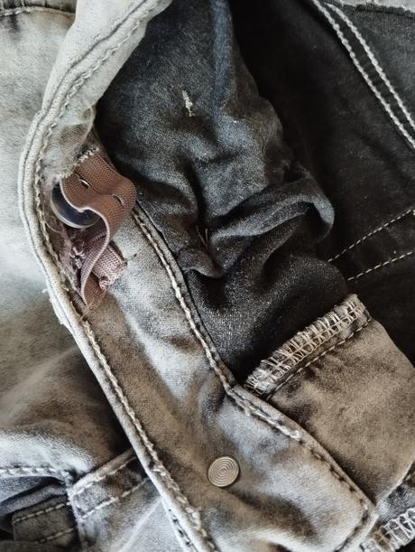 Úzke rifle, chapter young,164