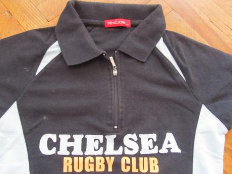 Tmavomodré tricko, 158