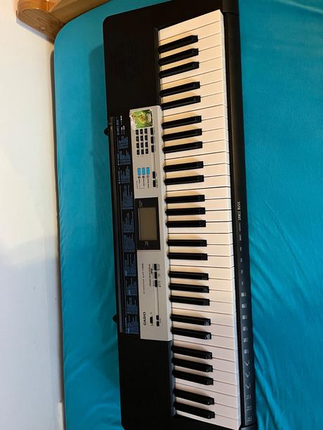 Predtým klavír casio lk136, 
