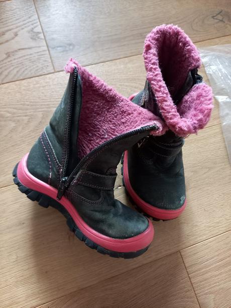 Teplé topánočky, 25