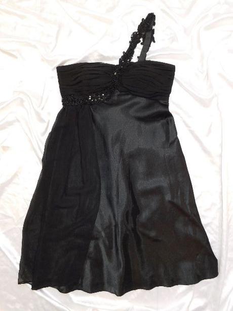 Pekne slavnostne saty, 36